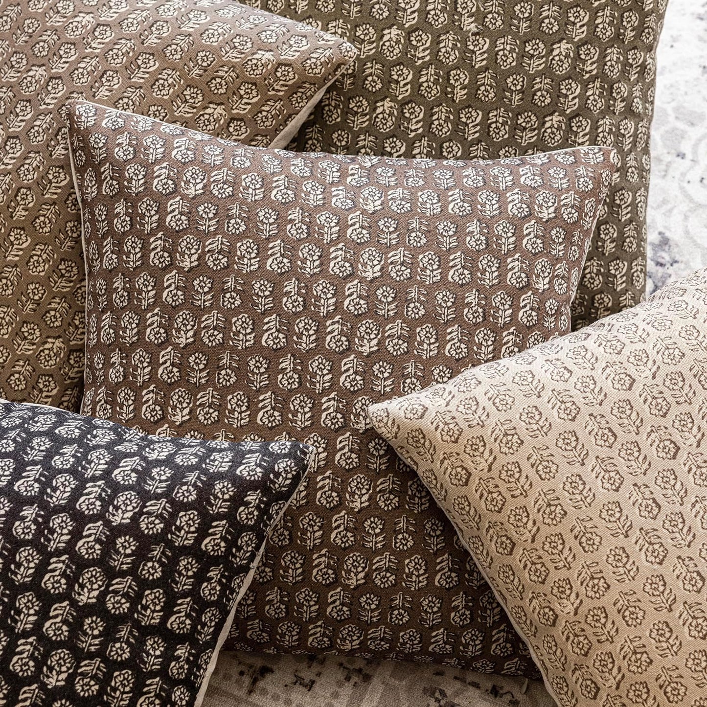 Foindtower Set of 2 Decorative Neutral Floral Print Throw Pillow Covers Vintage Accent Farmhouse Cushion Covers Boho Home Decor for Sofa Chair Couch Bedroom Living Room Outdoor,18×18 Inch,Brown