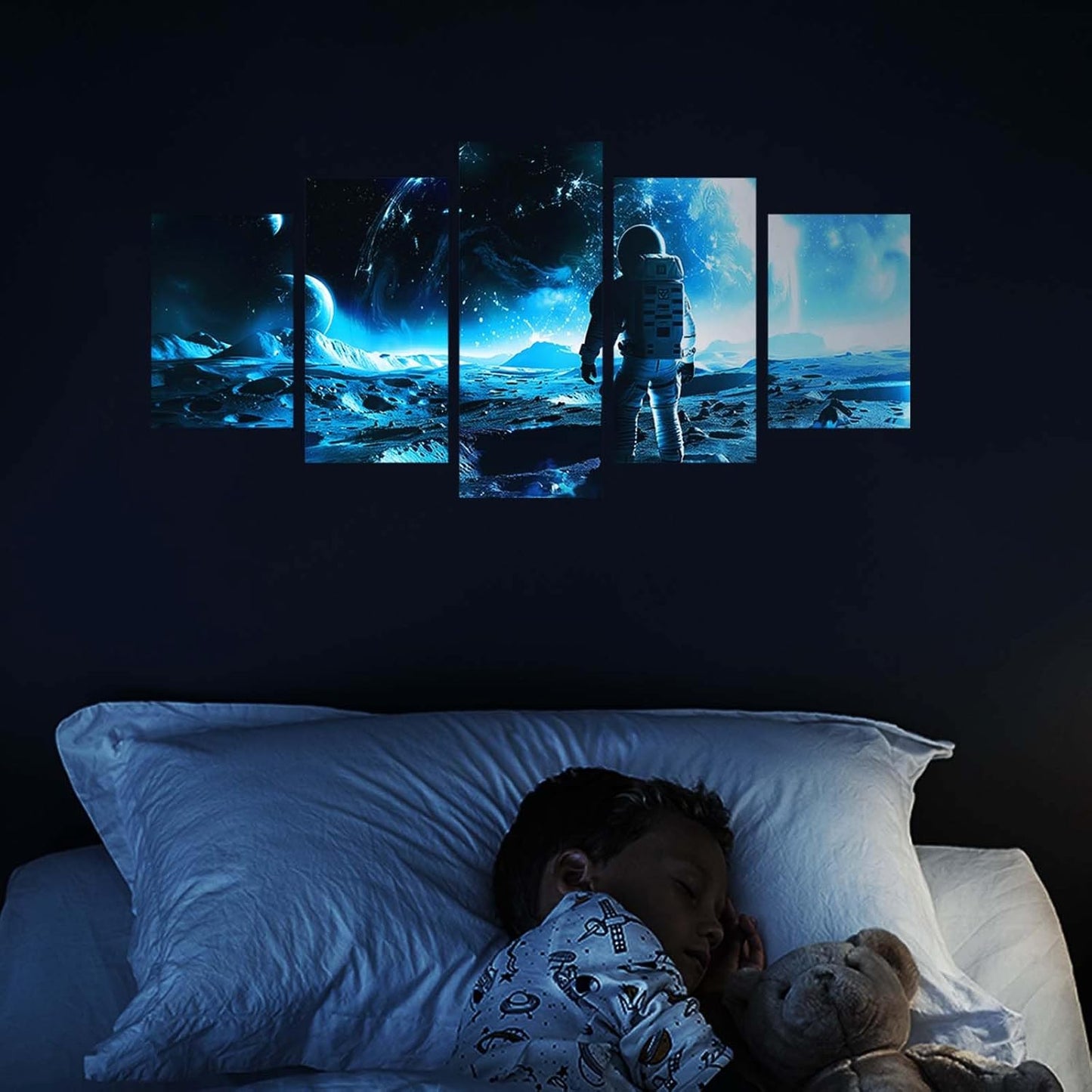 SNAIL GARDEN 5 Pcs 3D Luminous Universe Astronaut Wall Stickers,Glow in The Dark Wall Decals,Self-Adhesion Space Themed Wall Decor,Solar System Decal for Room,Space Room(Blue Light)