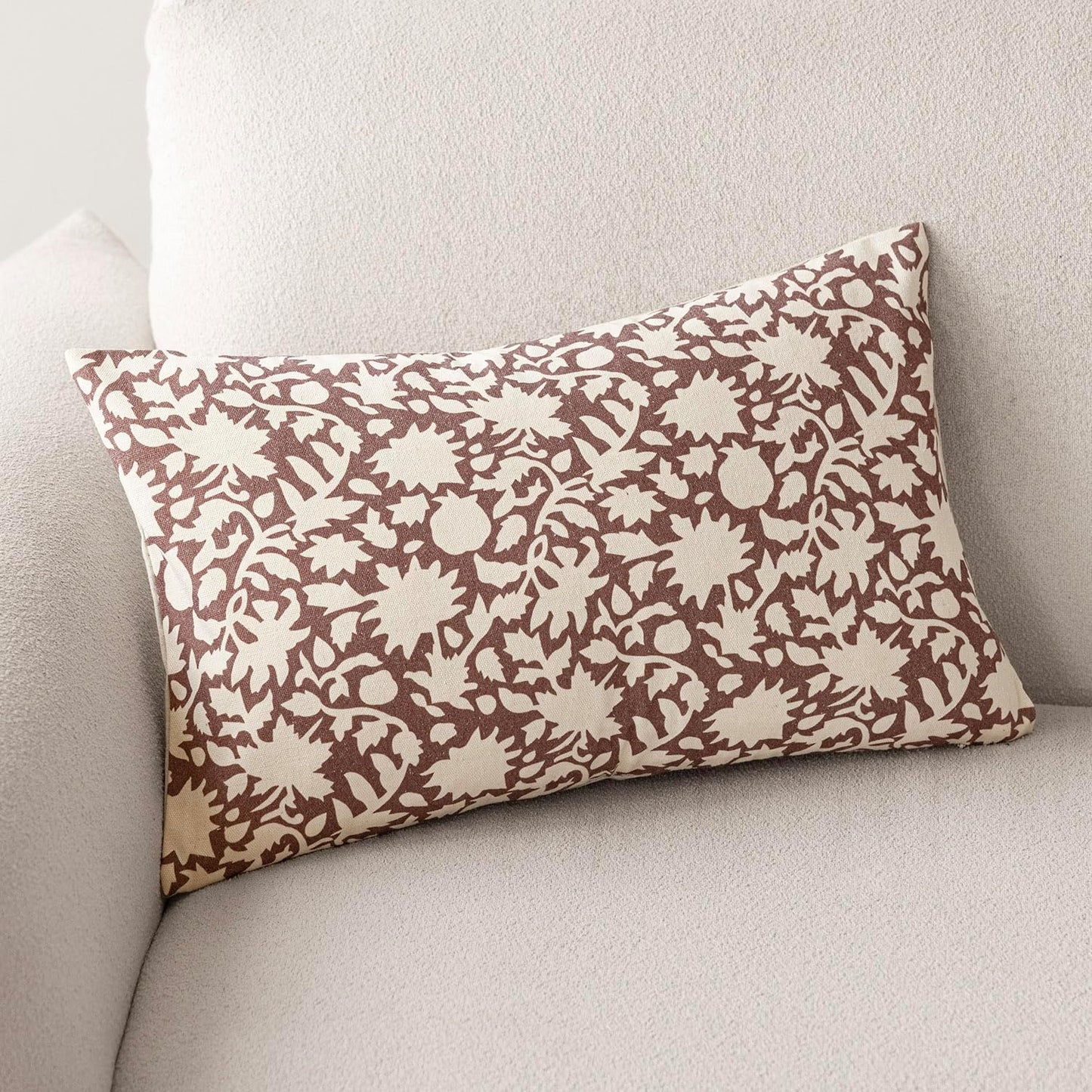 Foindtower Set of 2 Decorative Neutral Floral Throw Pillow Covers Accent Farmhouse Cushion Covers Boho Lumbar Pillowcase for Couch Sofa Bedroom Living Room Home Decor Outdoor,12×20 Inch,Wine Red