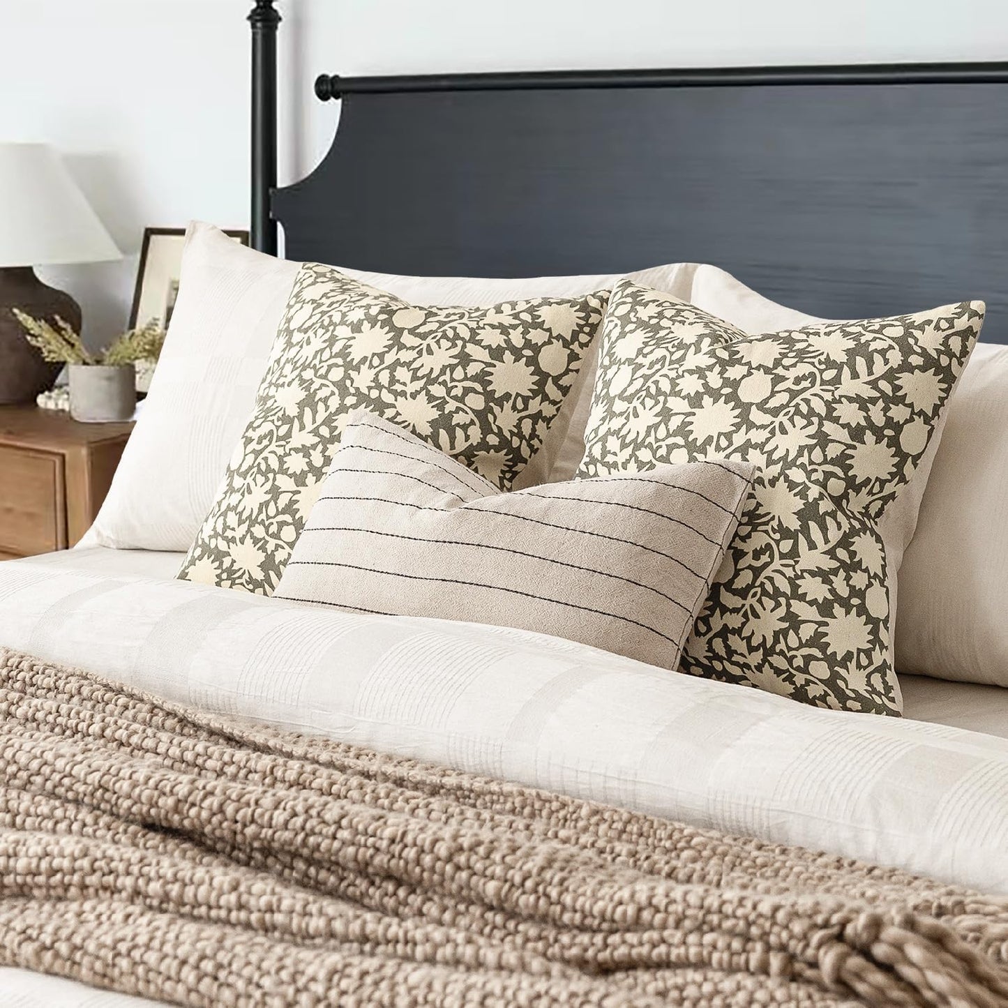 Foindtower Set of 2 Decorative Neutral Floral Throw Pillow Covers Accent Farmhouse Cushion Covers Boho Vintage Pillowcase for Couch Sofa Bedroom Living Room Home Decor Outdoor,20×20 Inch,Sage Green