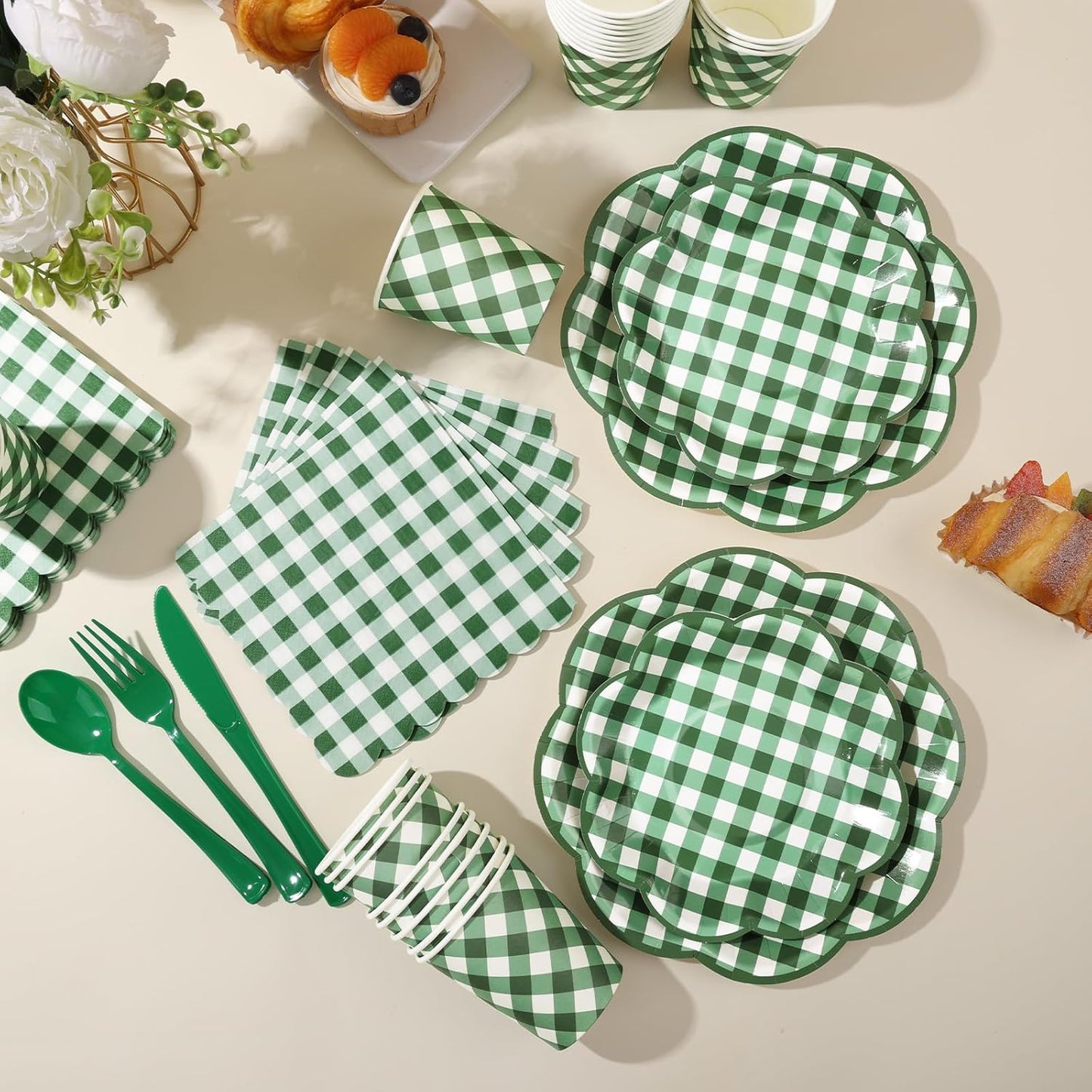 350 Pcs Green Gingham Plates and Napkins Party Supplies - Green and White Checkered Plates Sets Serve 50 Guests - Scalloped Gingham Paper Plate for Birthday Picnic BBQ Golf Party Decorations