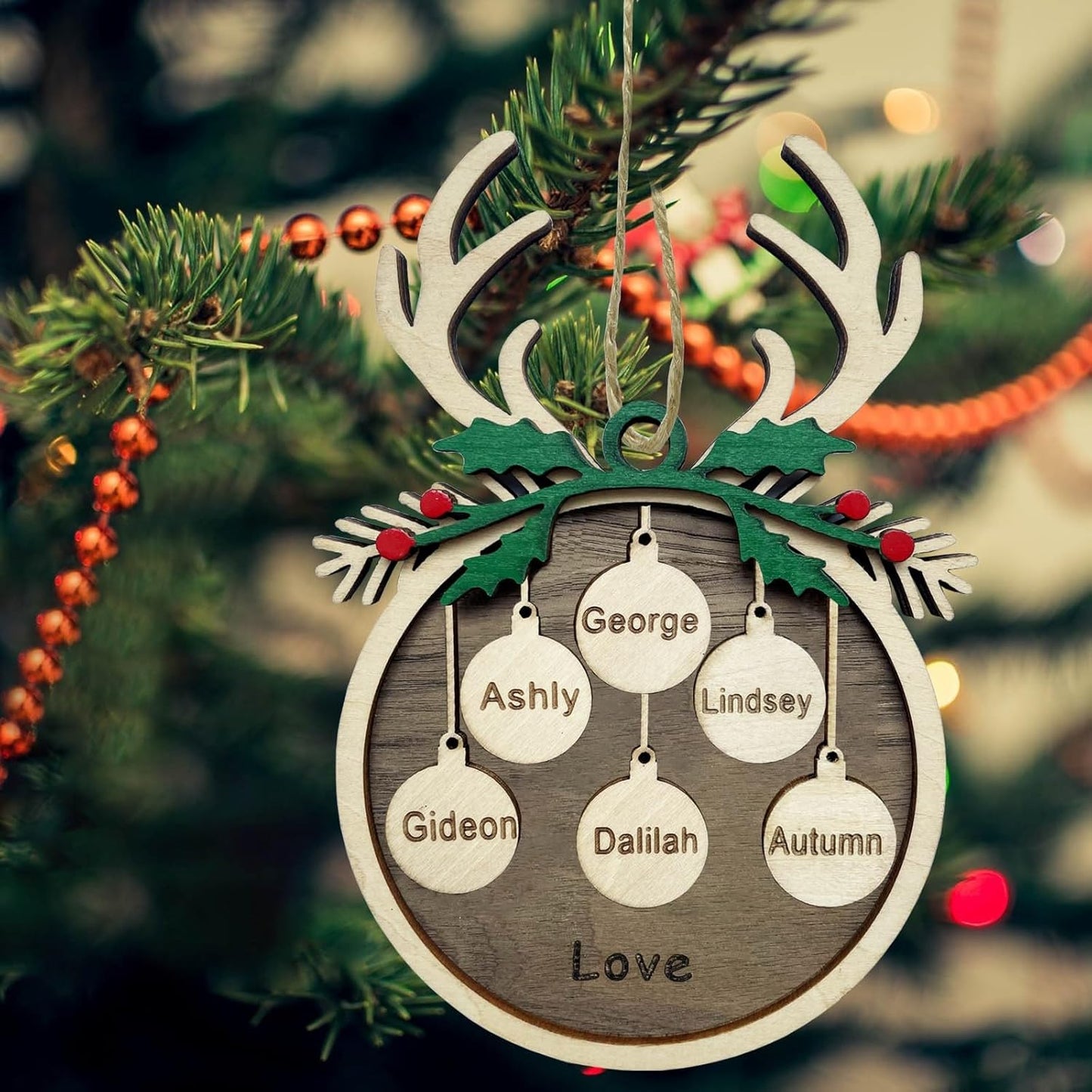 2025 Personalized Christmas Ornaments Family of 2/3/4/5/6/7/8,Custom Reindeer Christmas Wooden Ornaments Deorations with Names,Customized Xmas Ornament Tree Deorations,Personalized