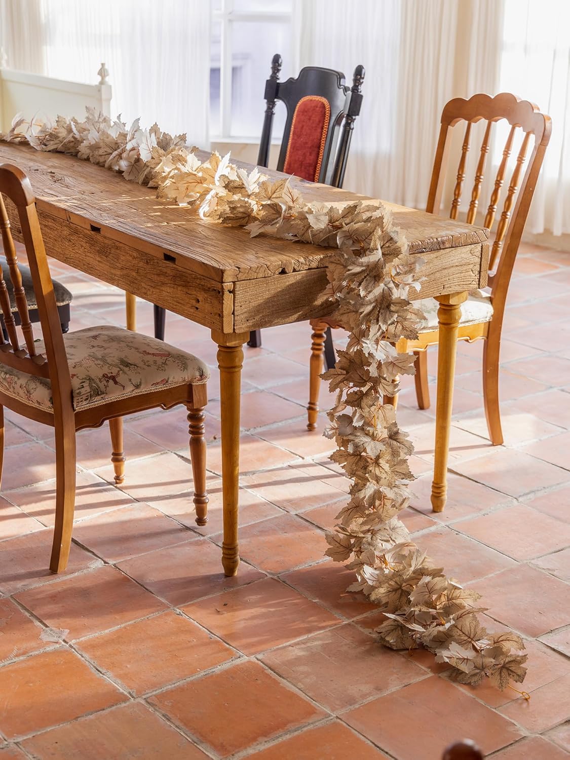 6PCS Beige Fall Maple Leaves Garland, 5.6Ft Artificial Maple Leaf Autumn Garland Hanging Fall Vines Table Decorations Front Door Fall Decor Thanksgiving Decorations Decor Outside Indoor Decor