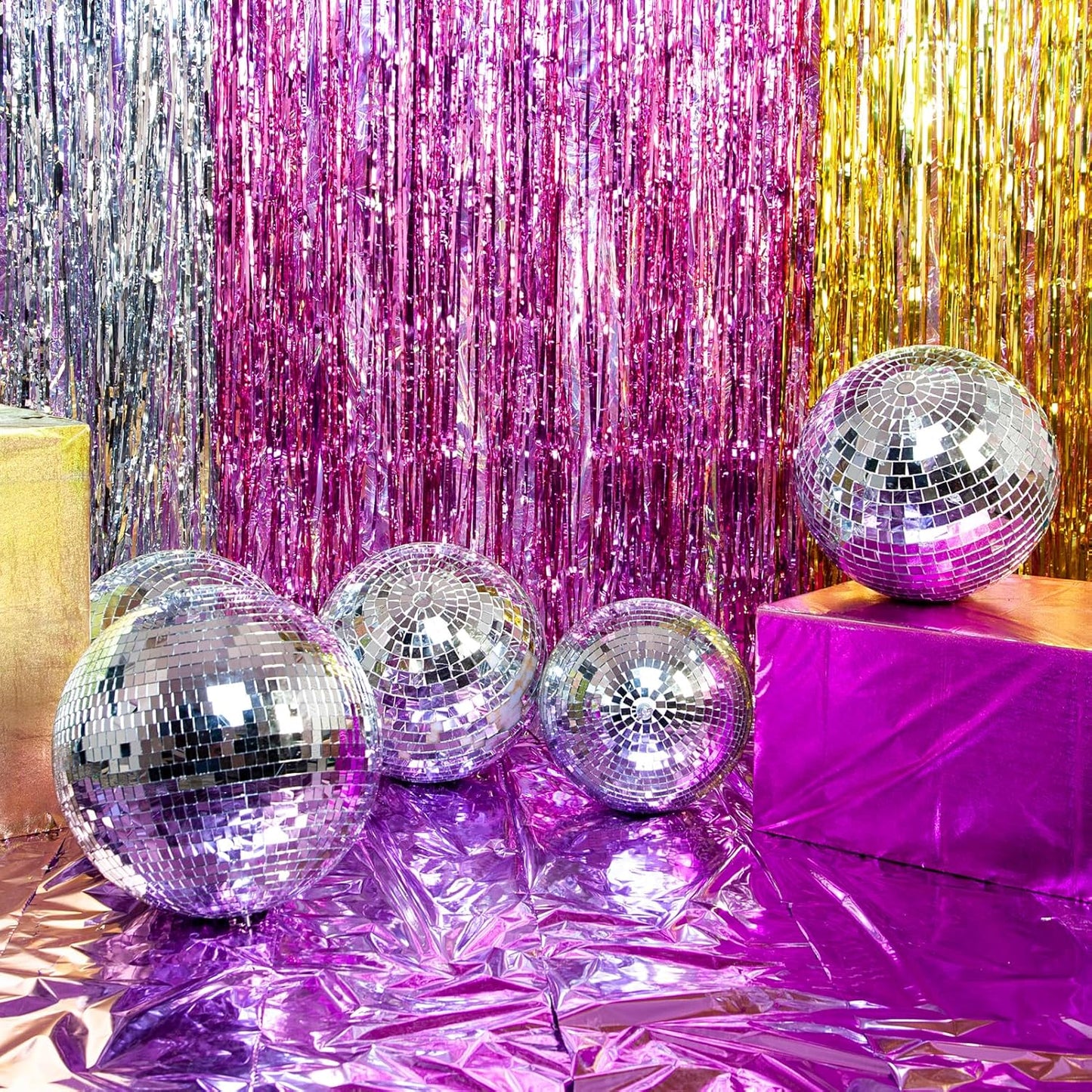 Red Self-Adhesive Glass Mirror Mosaic Tiles, 5 x 5 mm Square, 3200 Pieces, Disco Ball Tiles for DIY Craft, Interior, Art Collage, Card Making, Cups